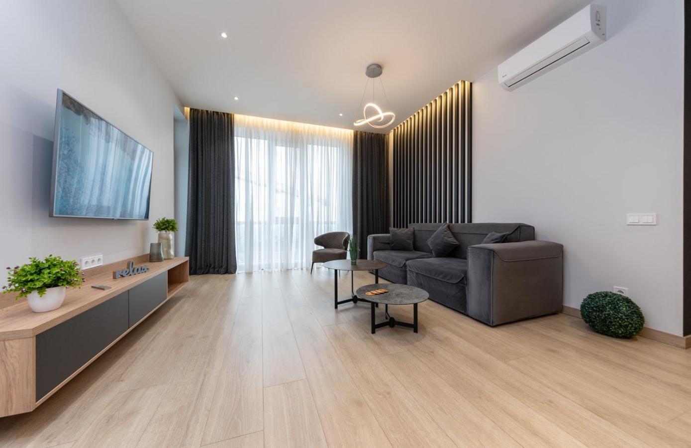 Royal Tower Residence Big Vip Apartment In Center Floor 27 Київ Екстер'єр фото