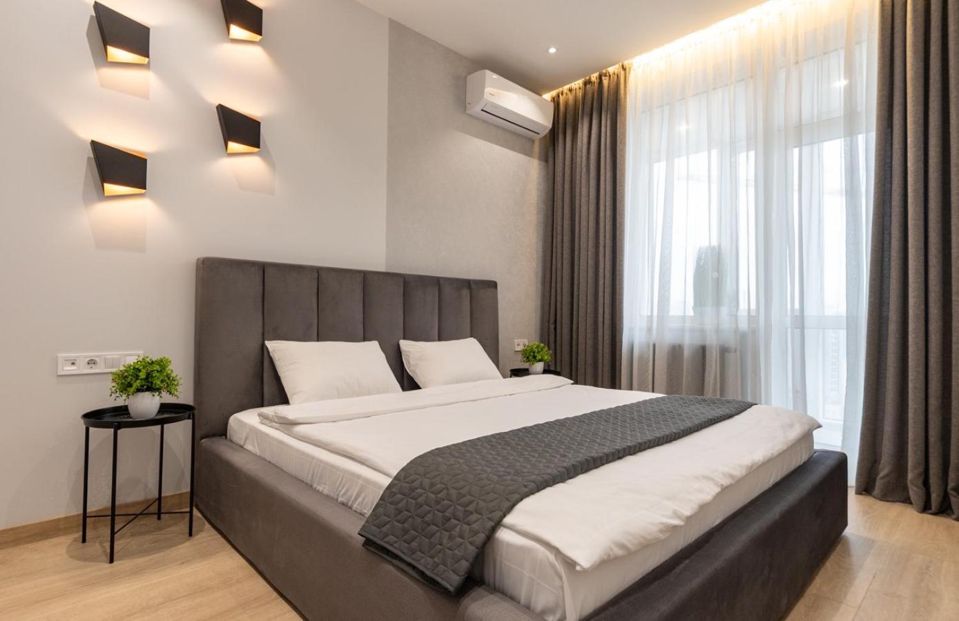 Royal Tower Residence Big Vip Apartment In Center Floor 27 Київ Екстер'єр фото