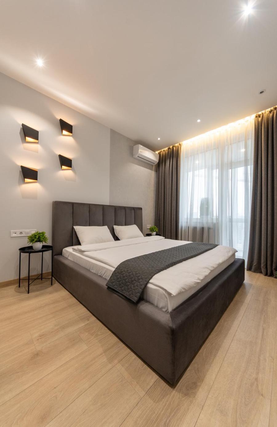 Royal Tower Residence Big Vip Apartment In Center Floor 27 Київ Екстер'єр фото
